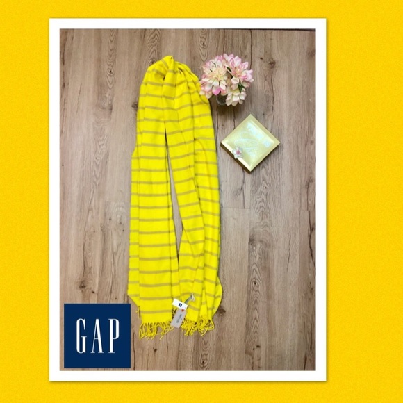 GAP Accessories - 💛GAP💛Striped fringed Oversized Scarf